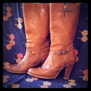 Rare Caramel Brown Vintage Zodiac Boots sz9 Solid wooden heel, beautiful leather